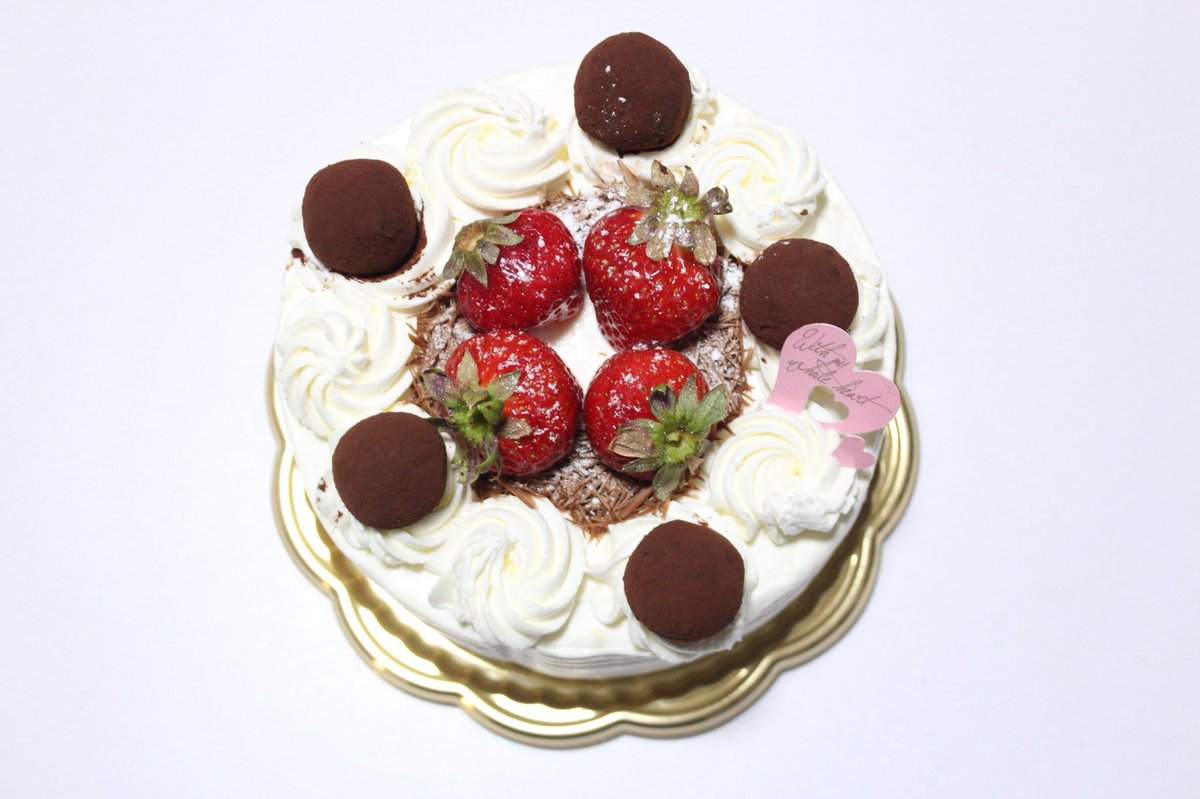 sweets__pon's tweet photo. 今年のバレンタインはショートケーキ🤣
2年ぶりのナッペでぐちゃぐちゃやし、全然納得いかん……

#お菓子作り
#お菓子作り好きな人と繋がりたい 
#cotta #バレンタイン https://t.co/8sk58hzFqk