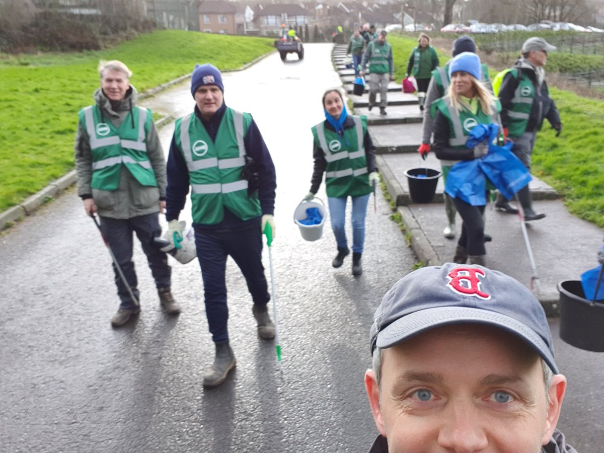 fox_mark's tweet photo. @DellTechIreland Plant volunteers off to tidy up Glen Park Cork #Iwork4Dell https://t.co/LJy6Ov6LWM