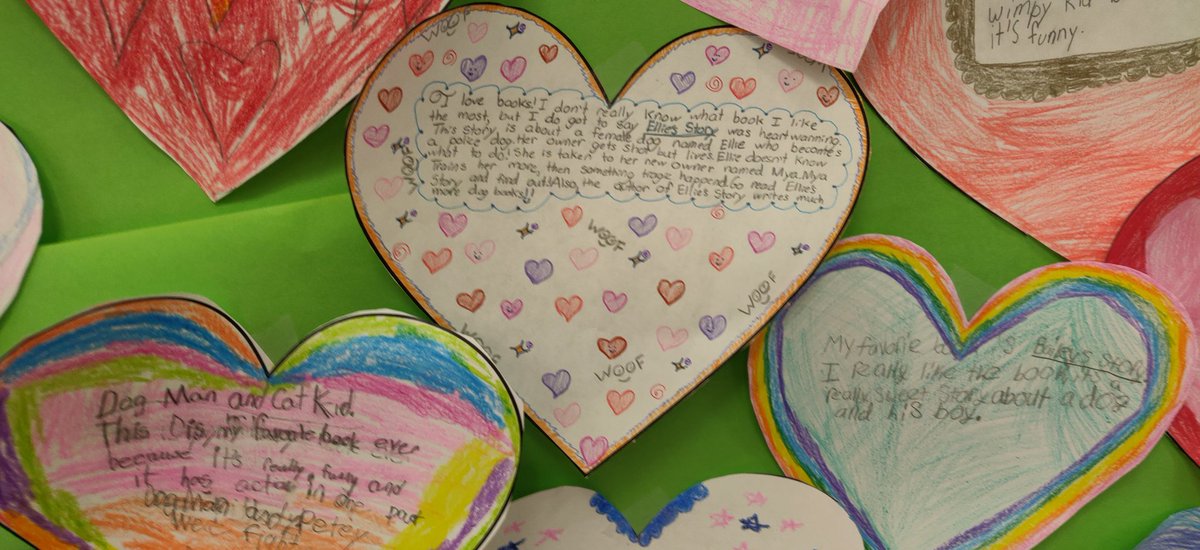 Mr_Shave_TIS's tweet photo. Our lobby is full of hearts of students made to show their love of their favorite books. Thanks always to a special band of parents that take on these monthly displays. @TitusvilleTiger #acsdReads #lovebooks #Valentines https://t.co/95vCVadvQZ