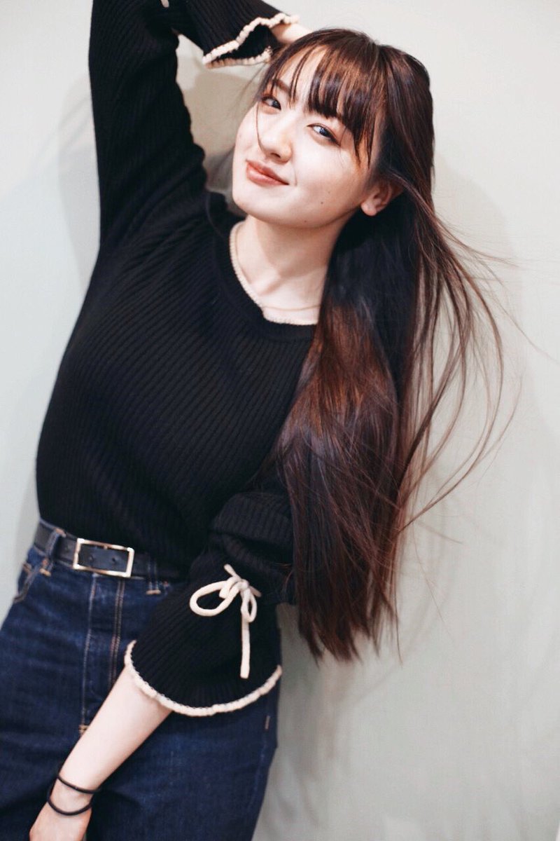 鈴木瑛美子 失恋したので髪を切りました ではなく ヘアドネーションのために切りました 最長40センチくらい提供出来て嬉しい また伸びたらヘアドネーションしよっと プラス切ったついでにブリーチなしで染めましたー ちょっと