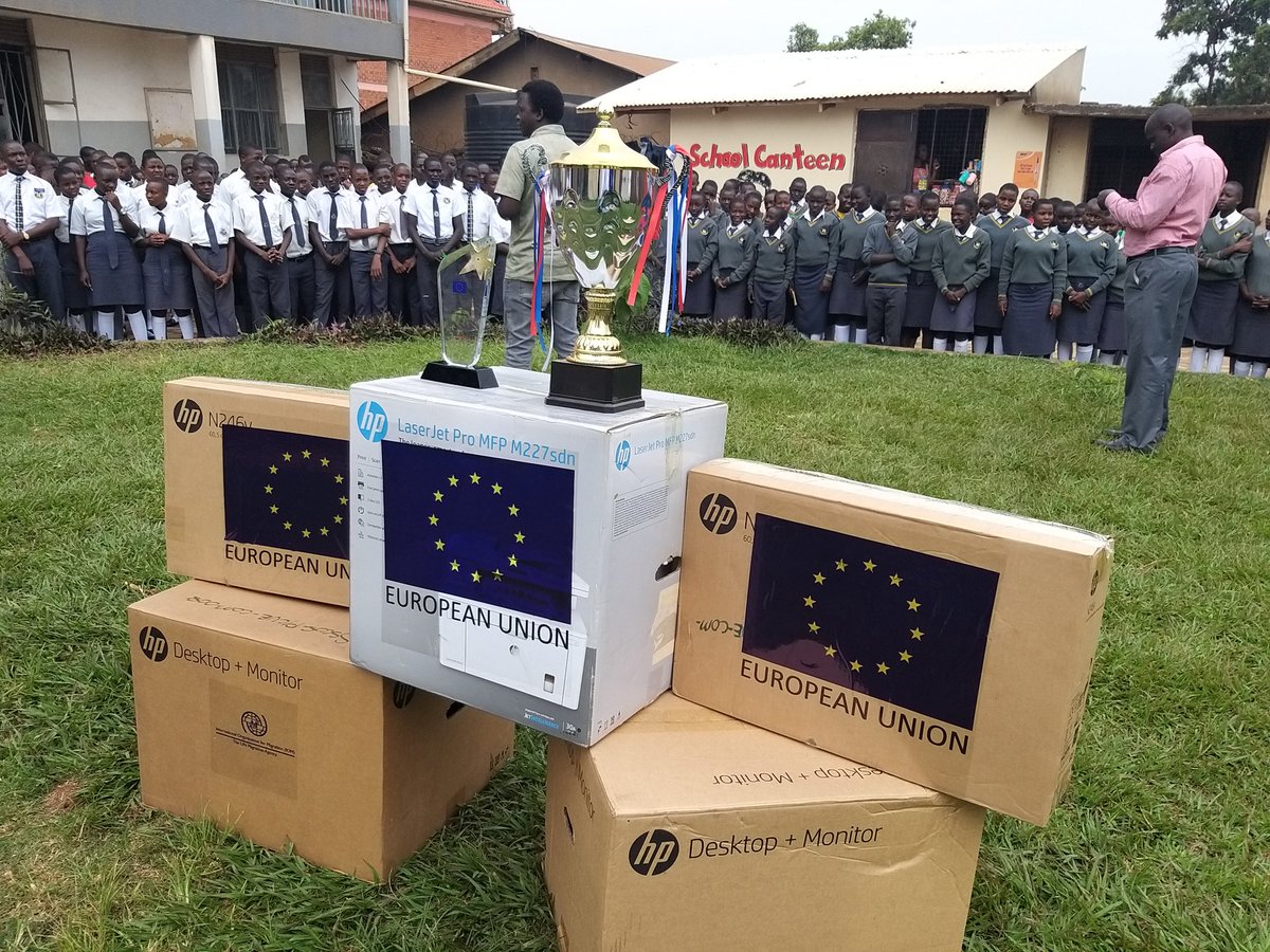 Reutermicheal's tweet image. Valentine special:@EUinUG @SocialUganda project has today delivered ICT equipment to four best performing schools that participated in the PVE music Dance &amp;amp; drama competitions.The action is creating safer spaces for youths to shun Violence through performance arts.#Beeraclear