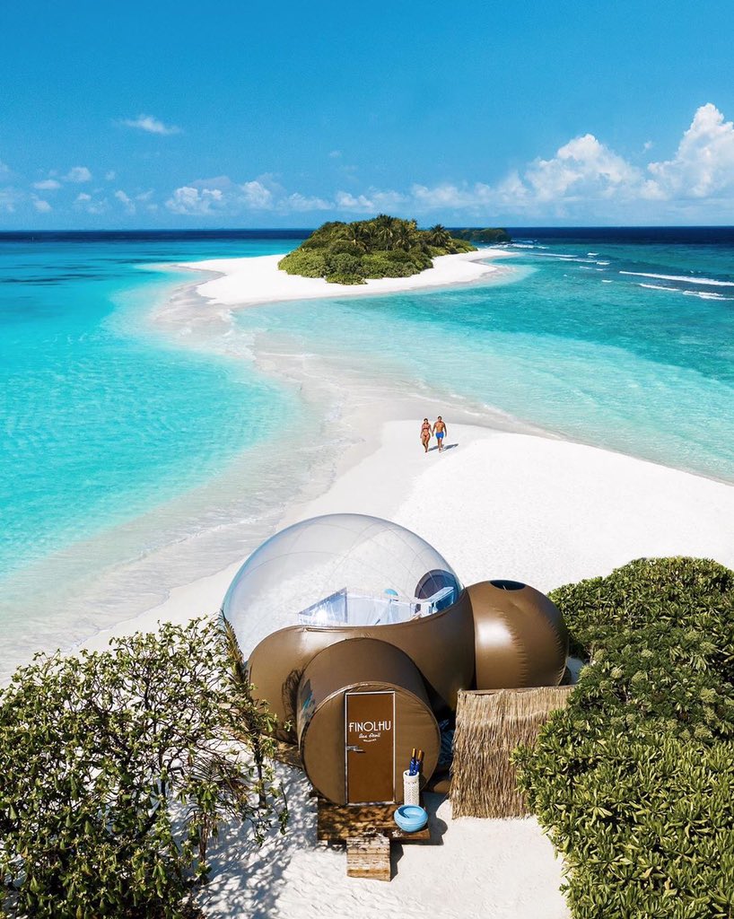 maldivesvguide's tweet photo. One destination, a thousand isles and millions of stories. When is your turn? ❤️ ⁣
⁣
📷: jeremyaustiin and missangievilla via IG⁣
⁣
#ValentinesDay2020 #Maldives #VisitMaldives #RomanticSideofLife https://t.co/UNP2tbgAv5
