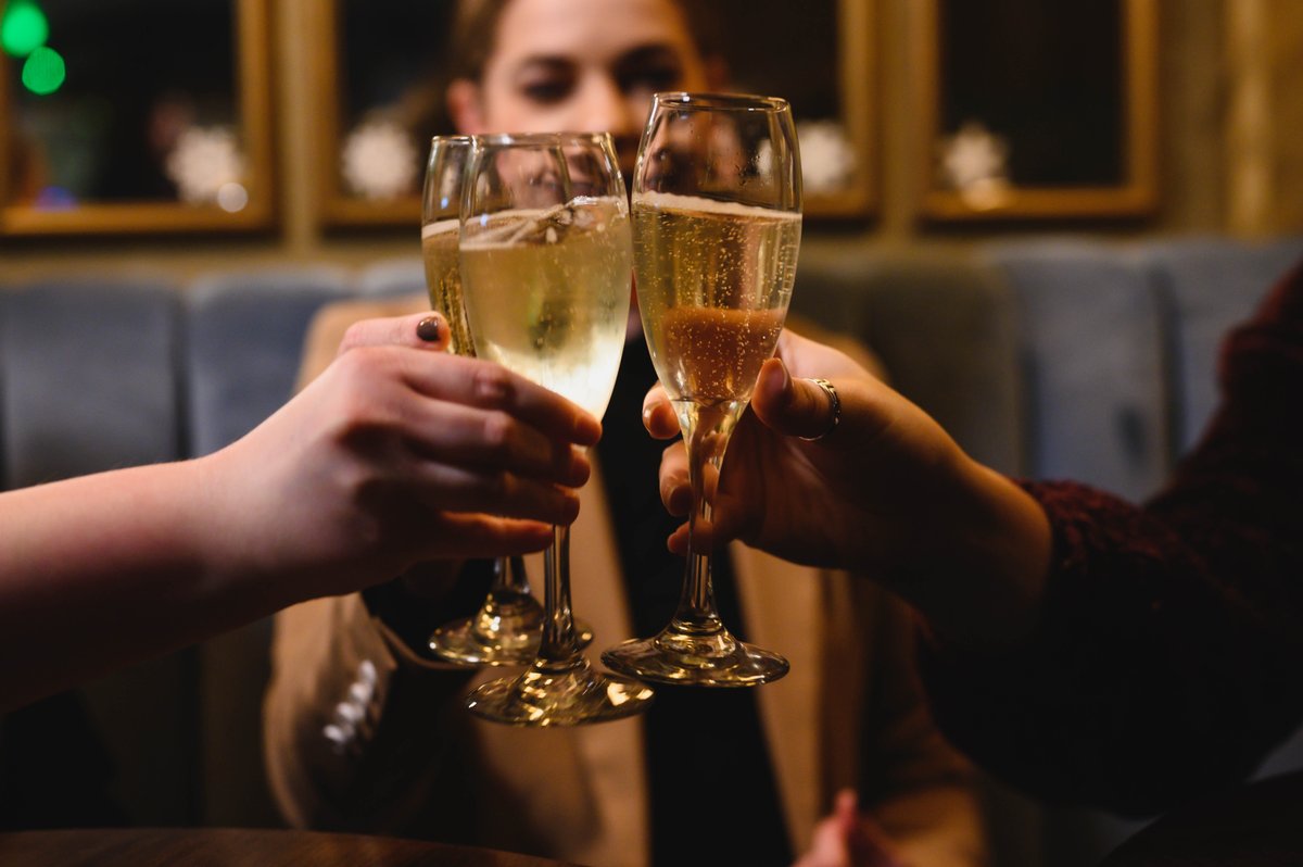 PIZZA &amp; PROSECCO FOR £20 🍕🍾

The perfect plan for Valentines Day - enjoy a whole pizza and a bottle of prosecco for just £20!

EVERY FRIDAY | 5-9PM