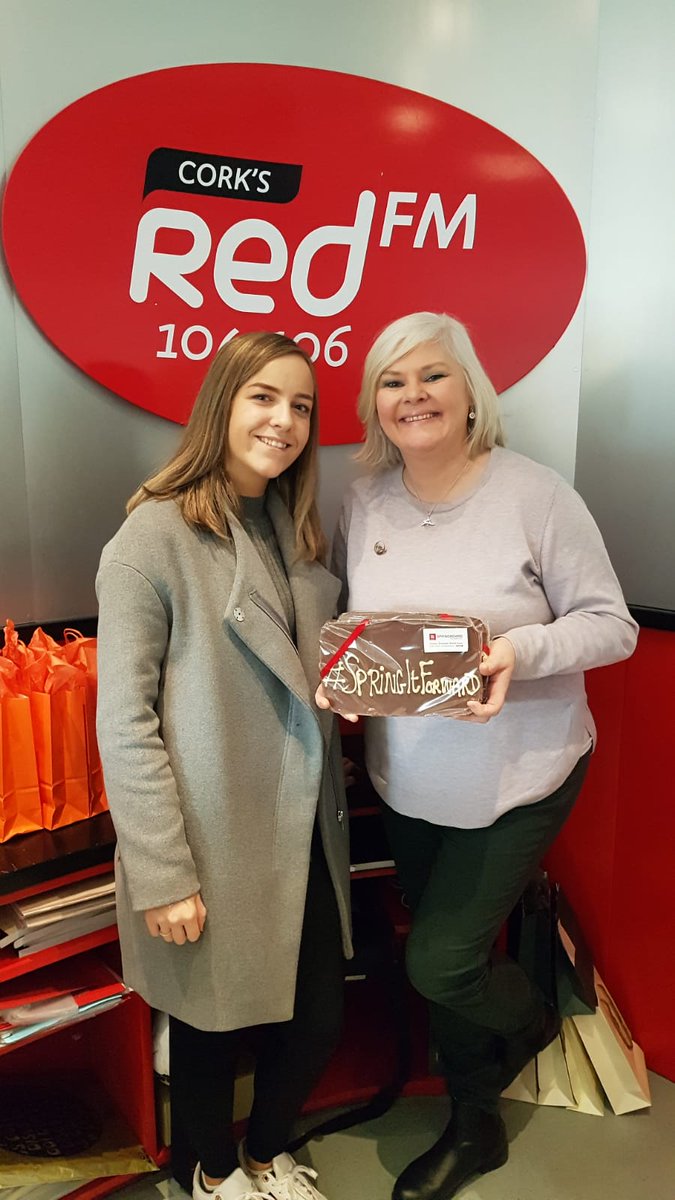 SpringboardCom's tweet image. Wishing our friends @CorksRedFM the best of luck at the @CBA_cork #CBABusinessAwards! We hope you enjoy your gift! #SpringItForward #ValentinesDayGifts