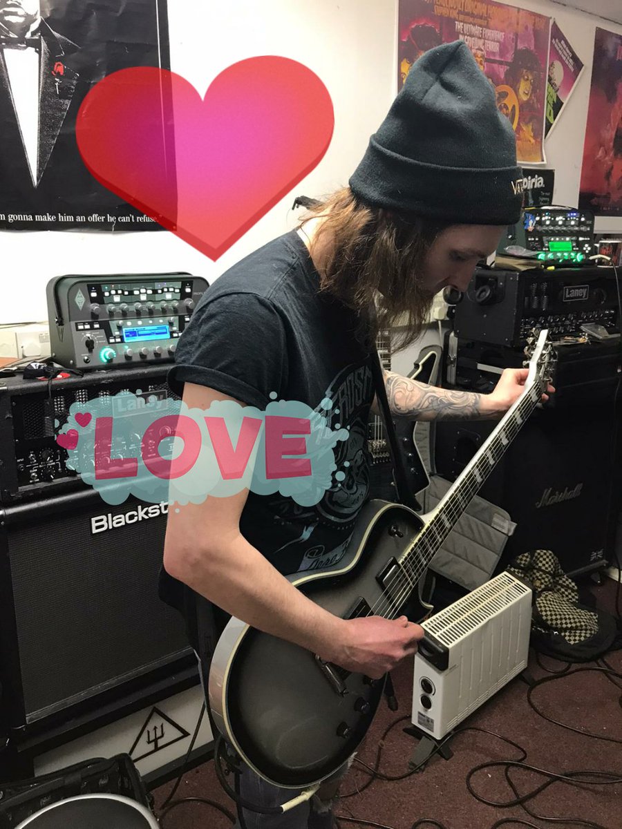 SoMOfficialUK's tweet image. Well its valentines day so here at SOM headquarters we would like to wish, Ash and his new Kemper a happy valentines. Its early days and he did need some help taming it at first but he got there in the end!
Oh yeah HMV vault tonight FREE entry and HRH on the weekend!