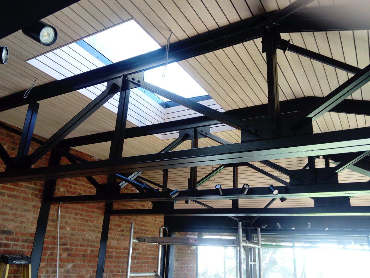 ArchitectOundle's tweet image. New Porch and industrial looking Family room in progress. Timber boarded ceiling looking fab!

#Architect#Oundle#Porch#Steeltrusses