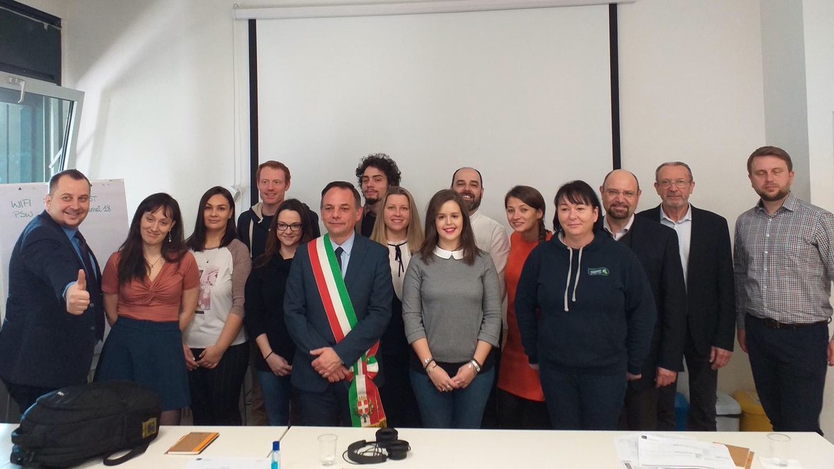 FMontemadrid's tweet photo. ¡Estamos en Vicenza! 🇮🇹 Celebrando el primer encuentro del Proyecto #MovAbility #ErasmusPlus donde abordamos, junto al resto de socios europeos, cómo mejorar el acceso al trabajo y a la movilidad internacional de estudiantes de #FP con necesidades educativas especiales. 👩💻✈️ https://t.co/YLTlqLY9pI