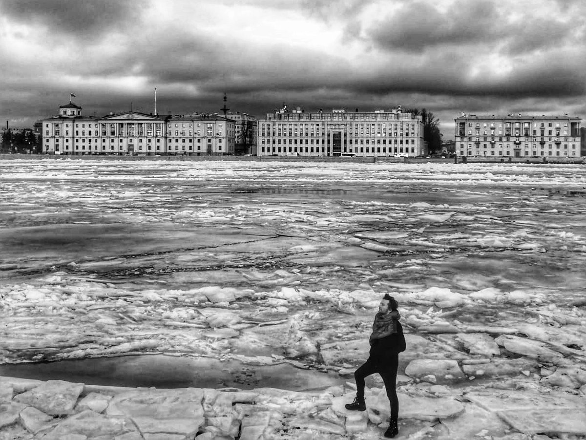 thehillsmover's tweet photo. After 18 days, 15 trains, 5 buses and a sleigh, I made it to the greater Saint-Petersbourg https://t.co/btVyeAcDRI https://t.co/RpHzFzcEwM