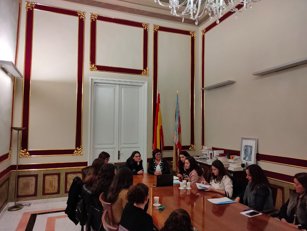 MInmaculadaJ's tweet photo. LA GENERALITAT VALENCIANA SE INTERESA POR EL PROYECTO JOIN US DEL COLEGIO MARÍA INMACULADA
Esta semana las campeonas de España y de Europa en el concurso Technovation Challenge, Andrea, Amelia e Inés viajaron a Valencia invitadas por Mónica Oltra, que se interesó por su proyecto. https://t.co/UHZOpRQcfg