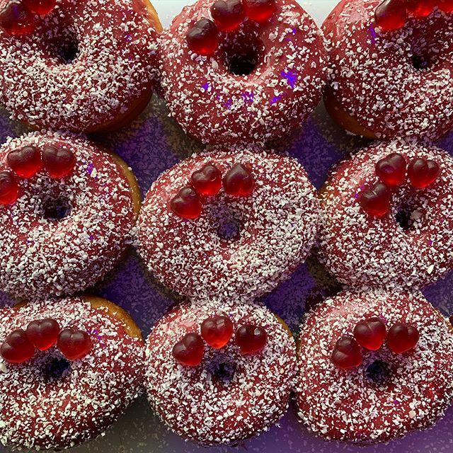 trashy love day donuts for y’all today ift.tt/2UXFwfg