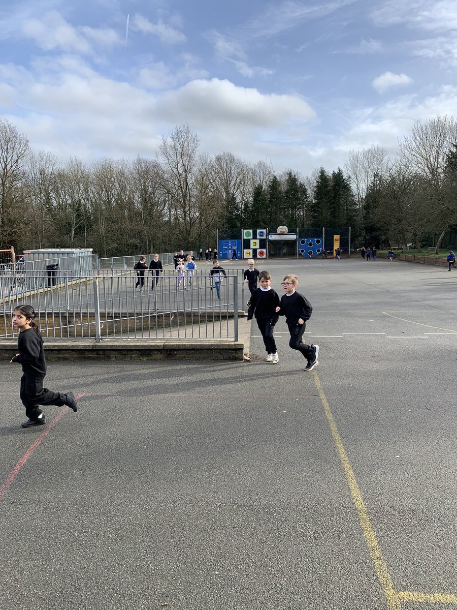 The best they’ve ever done the Daily Mile! Definitely inspired by @the401challenge and Ben Smith yesterday! #StCathsPE