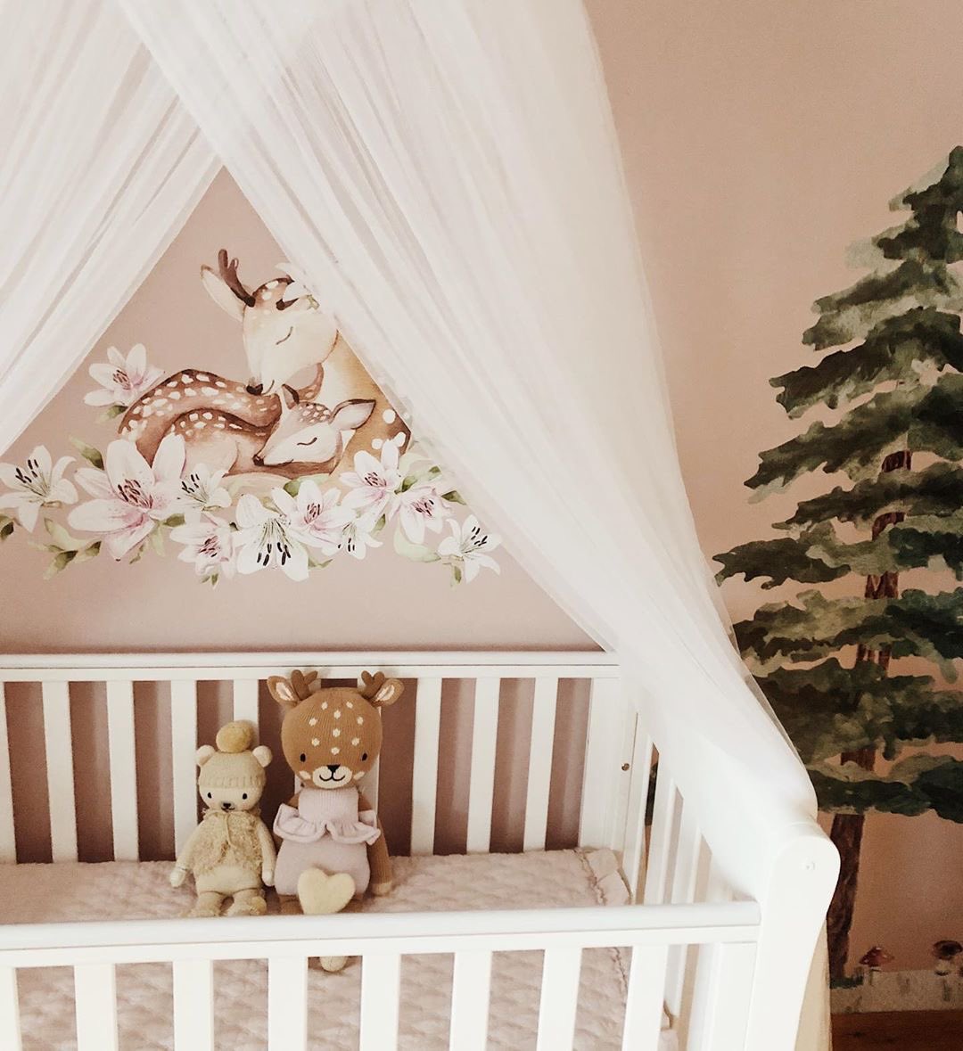 Babymoreuk's tweet photo. #repost @anastazja.and.theo
Beautiful Cot from Babymore β€οΈ Donβt forget to tag @babymore_uk
.
.
.
#love #cuddleandkind #nursery #nurserydecor #nurseryinspo #nurseryideas #woodlandnursery #babygirl #nurseryinspiration #whitecot #babymore #pokoik #rodzew2019 #jestemwciΔ
ΕΌy https://t.co/lh2NipOnq4