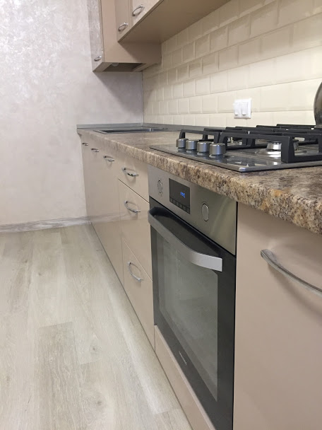 Nproject_zt's tweet photo. Универсальный кремовый цвет – изысканное реше��ие для обустройства интерьера любой кухни.

Интерьер такой кухни имеет ряд преимуществ:
▪️не выглядит слишком стерильным, как в белом исполнении;
▪️воспринимается намного интересней, чем в бежевом цвете… https://t.co/WBpf3jfe18 https://t.co/1PpBcaH4Li