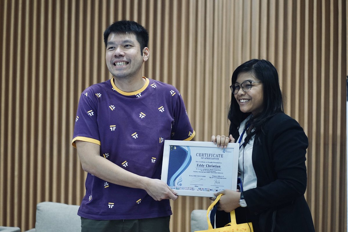 TokoinGlobal's tweet photo. Yesterday, Tokoin's COO, Eddy Christian, spoke at #TokoinCampusMeetup x @studentpreneurs along with the CEO of @paques_id. With the theme "Growing SMEs Competitive Advantage Through Emerging Technology", it educated the youth about tech, including in #makingblockchainmainstream! https://t.co/nJpRYsau20