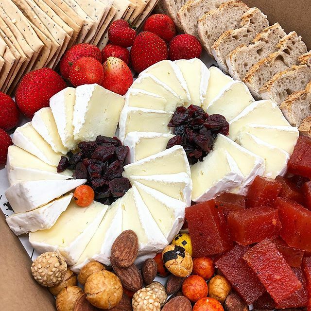 CorneliusCheese's tweet photo. Love you infinity ❤️❤️❤️ Happy Valentine’s Day cheese lovers!! https://t.co/MrBzxnVaZK https://t.co/DZMNDfSfiJ