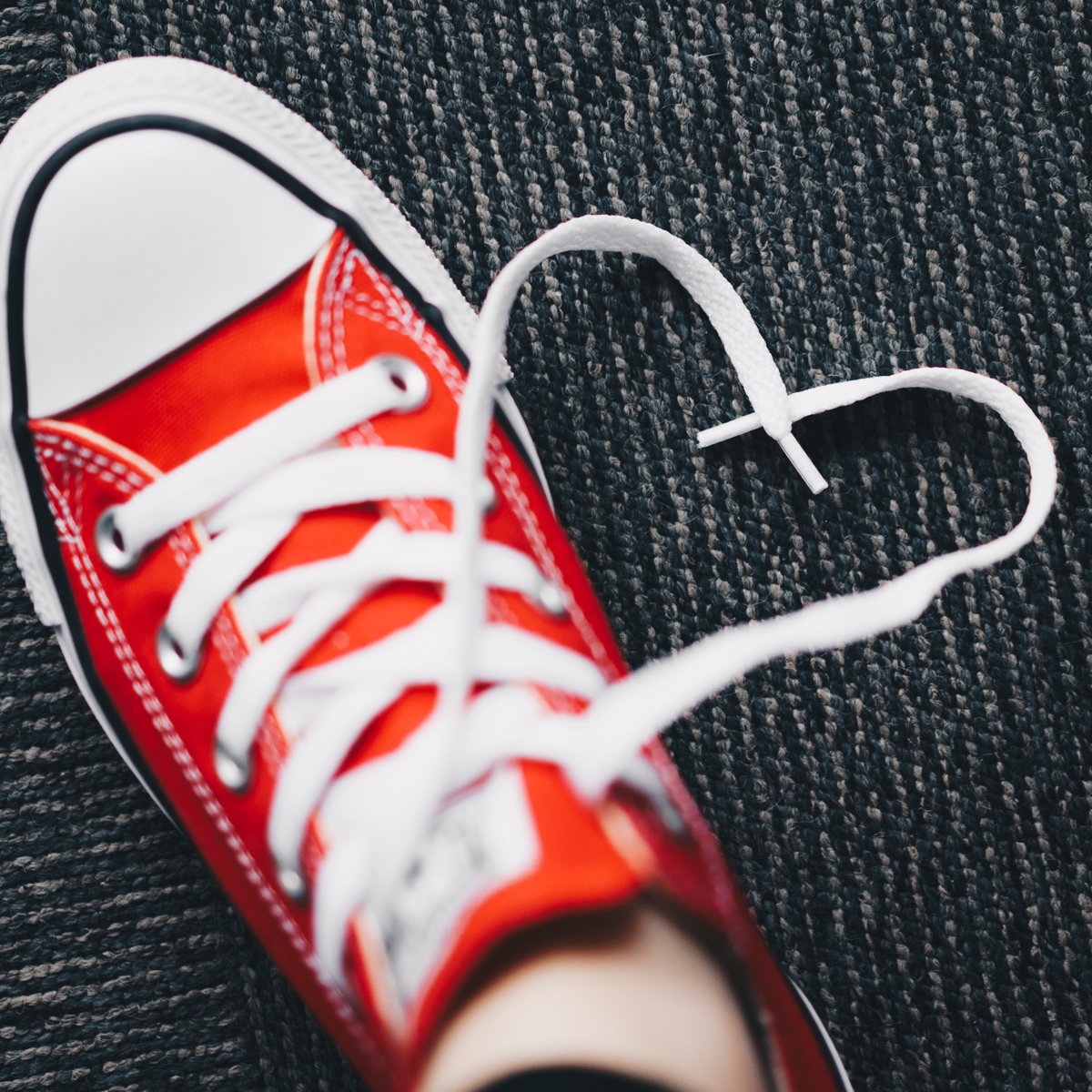 ShoeString_UK's tweet photo. Treat yourself or a loved one this #valentines day to some new ShoeString Laces! Over 500 styles to choose from we have a lace for every shoe and any style. 

Get these classic White American Flat Laces for only £2.30!
Shop Here: https://t.co/Ap9FGkDSxt

#shoestring #converse https://t.co/IFgJdxiMfc