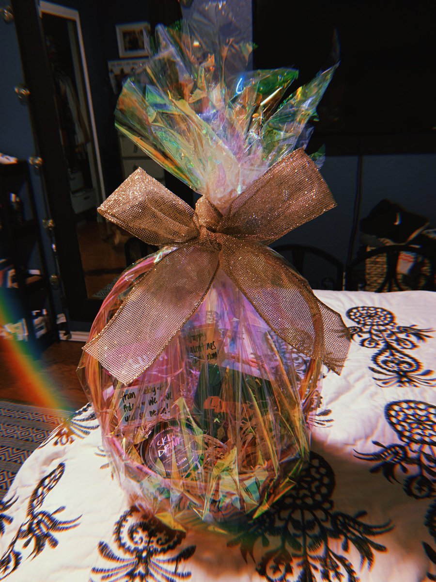 a d e l a tweet media