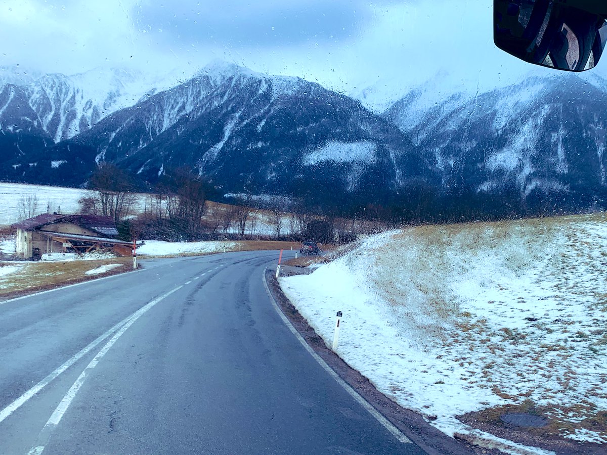 BCHSPE's tweet photo. SNOW π» #bchsskitrip2020 #lifeatosborne #lovebchs https://t.co/DAEKjOxEQg