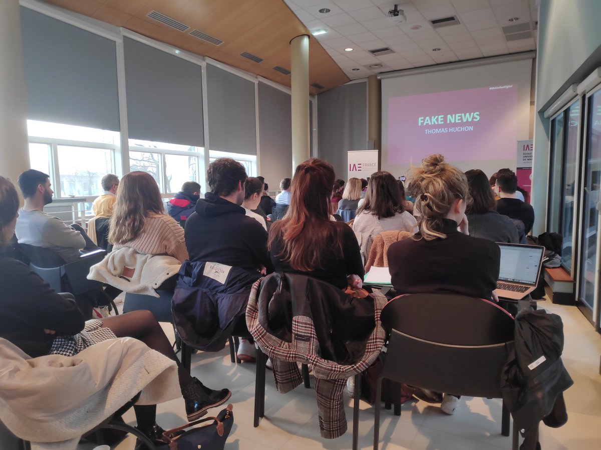 C'est parti ! Ça parle #fakenews avec le spécialiste et passionné <a href="/ThomasHuchon/">Thomas Huchon</a> à <a href="/ATechnopole/">Angers Technopole</a> !

#MatinalesDigital