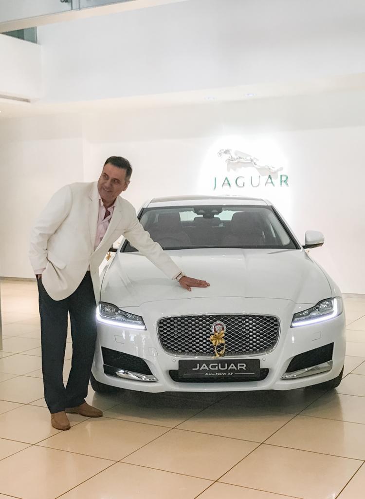 bomanirani's tweet photo. Who wouldn’t want the best-looking Valentine? Ab pyaar hai toh ek poje toh banta hai!
#JaguarXF #Poje #ValentinesDay #ValentinesDay2020 https://t.co/PijavP9Lod