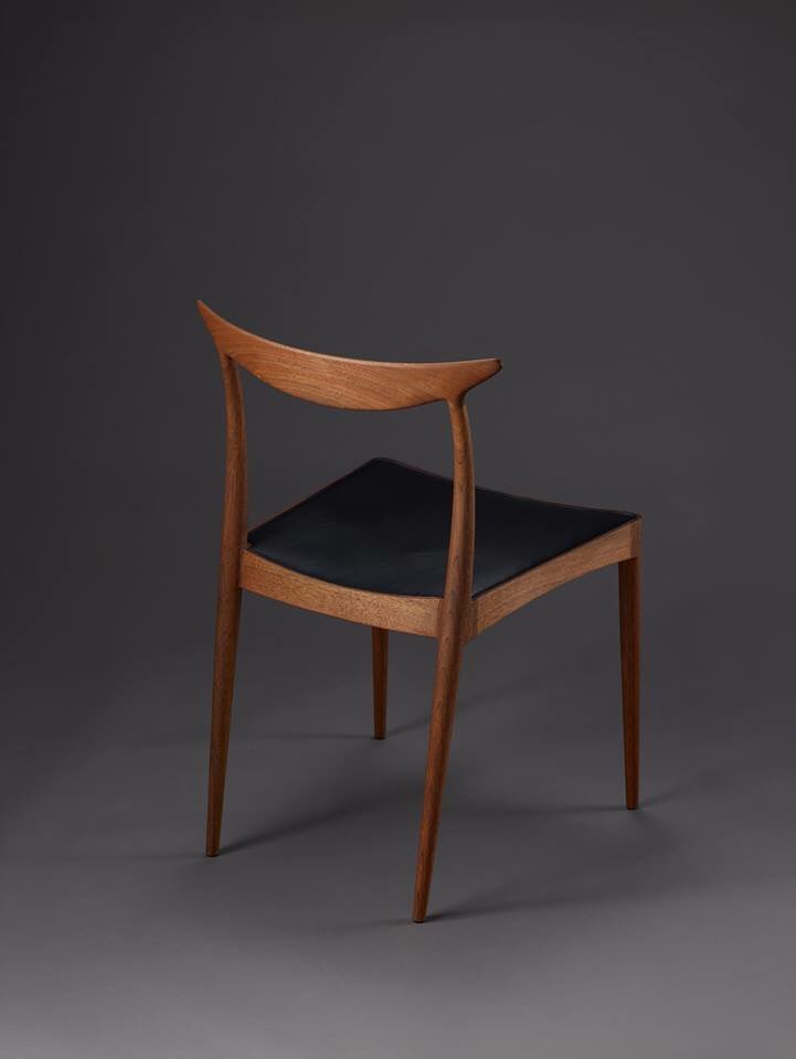 sekino_h's tweet image. 3年前に作った椅子です。
細くて危うげ…

This is so light /1.8kg

#chair #diningchairs #wallnuts #design #craft #supperlight #luxurylifestyle #thin  #椅子 #北欧家具 #ヴィンテージ家具 #名作椅子 #北欧インテリア