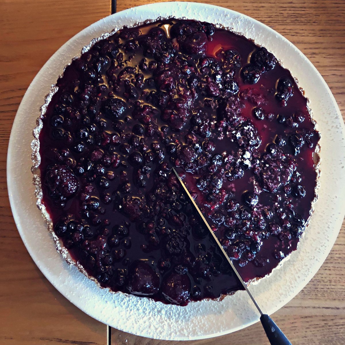 Wheel_Bibury's tweet photo. French Vanilla cream and wild berry tart 😋 The perfect Valentines pud! ❤️ #catherinewheel #cotswolds #pub #valentines #dessert #wildberrytart #tart #frenchvanilla #food https://t.co/eajWAU5IgI