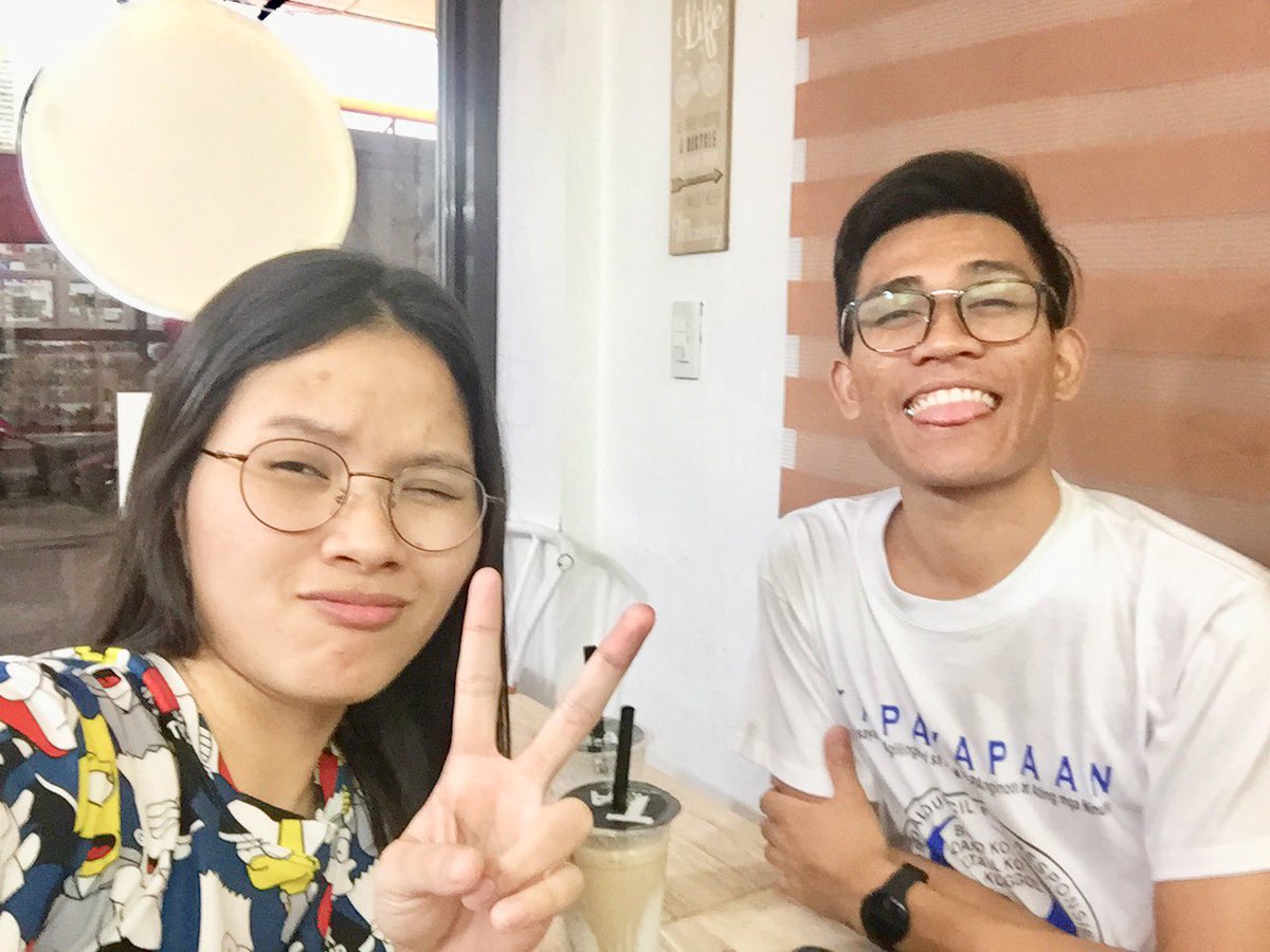 rdgeslani's tweet photo. Happy Birthday sa kaibigan kong paliparan! Love ka niya @reginedaryyy https://t.co/gYkk4VrliK