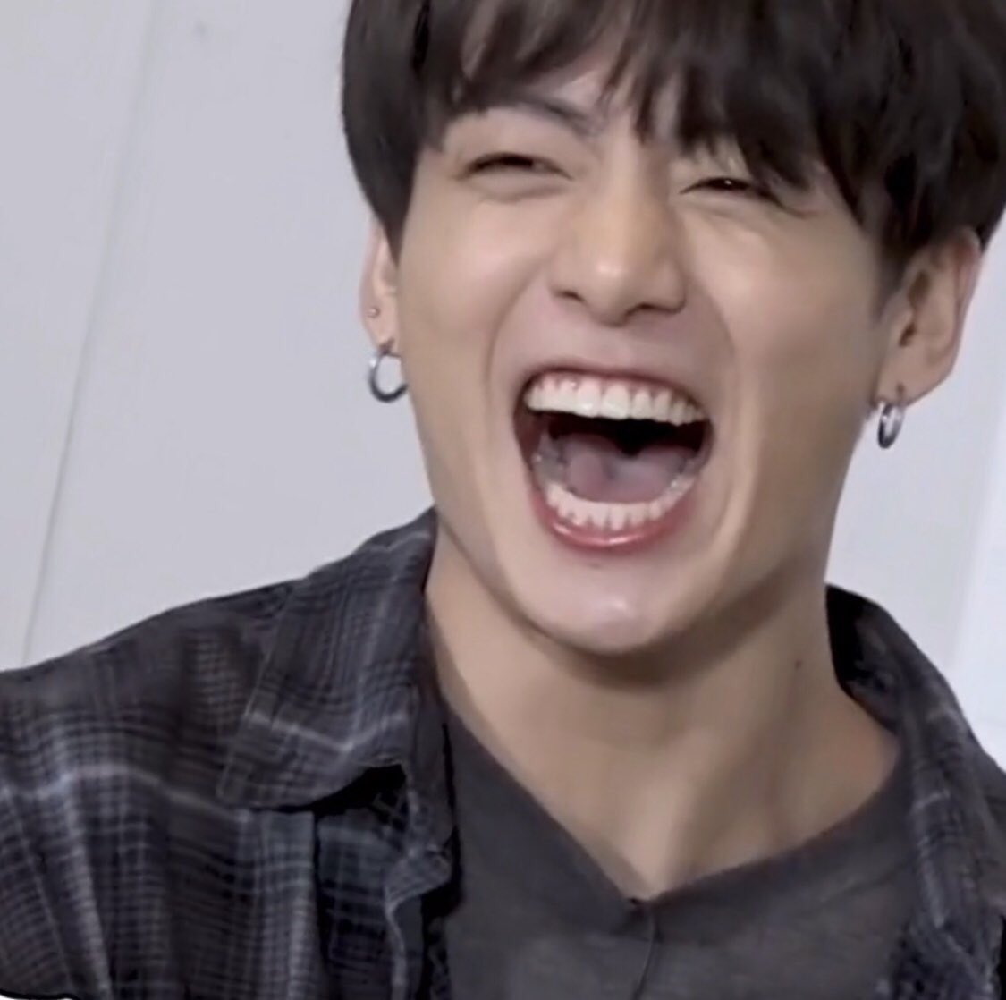 JEONJKKIE97's tweet photo. ชอบเวลาที่จองกุกขำที แล้วเหมือนจะกินหัวใครเข้าไปอะ 55555555555555555555555555555555555555555555555555555555555555555555555555555556665555 https://t.co/zPdvr2jO9Q