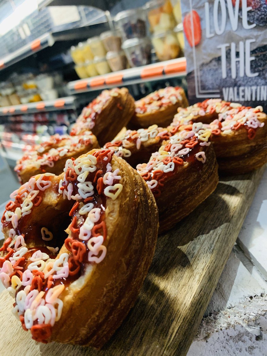 Healthfoodjade's tweet photo. What would make this beautiful morning even better.... starting off with a valentines #crodough.... perfect with our @ChangePlease adventurous blend! Go on ....treat yourself (or someone) #valentines #friday #bakery #londonstorey @SamHemlin @BaxterStorey https://t.co/3aSwCnFIgr