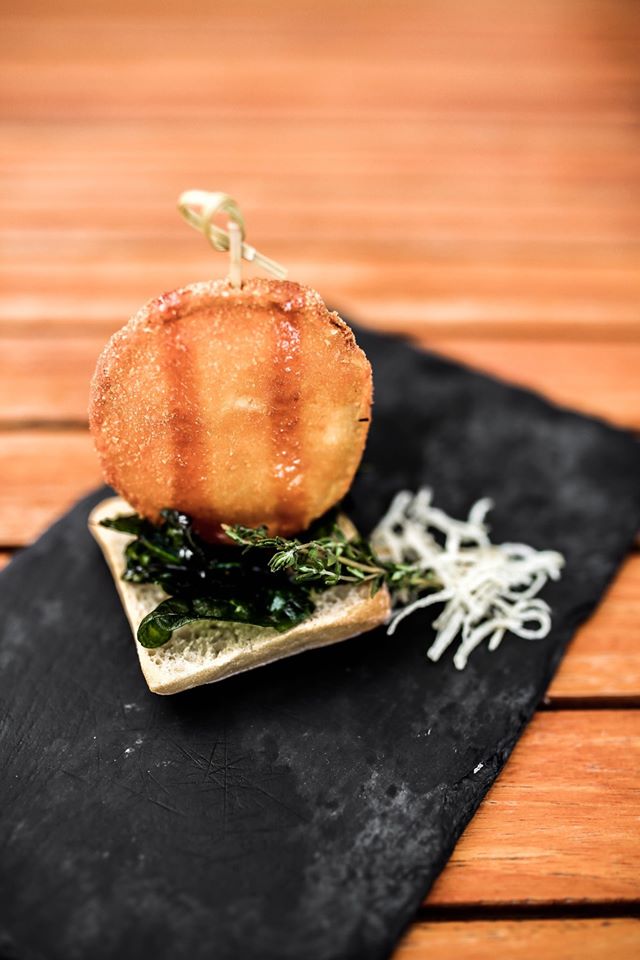 Viernes de TAPAS☀️

¿Te gustaría probar esta tapa de Rulo de Cabra empanado y Salsa Agridulce?🤤

Disfruta de una oferta muy especial en nuestro Restaurante +Tapas 😍

Tu TAPA + BEBIDA por tan solo 2,00€ 🍻

¡No te lo pierdas! 🎉

+INFO
👇
princesayaiza.com/es/eventos/54/…

#PYEXPERIENCE