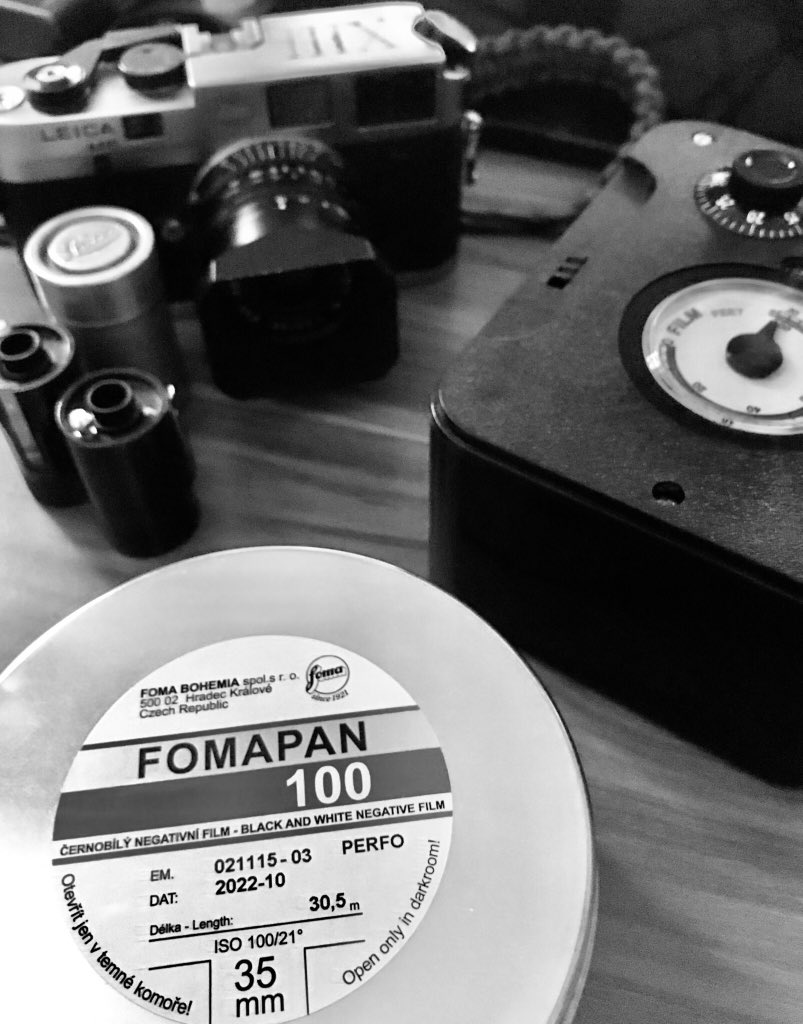 JohnnyXIII1984's tweet photo. Now I fill my cartridges myself and save 30โฌ by the way #Sparfuchs xD
#leica #leicaphotography #fomapan #bulkloader #35mmfilm #noir #fineartphotography #bnw #bnwphotography #blackandwhitephotography #PictureOfTheDay #blackandwhite #PicOfTheDay #leicam6 #foma #filmphotography https://t.co/bLEn5Z8CnN