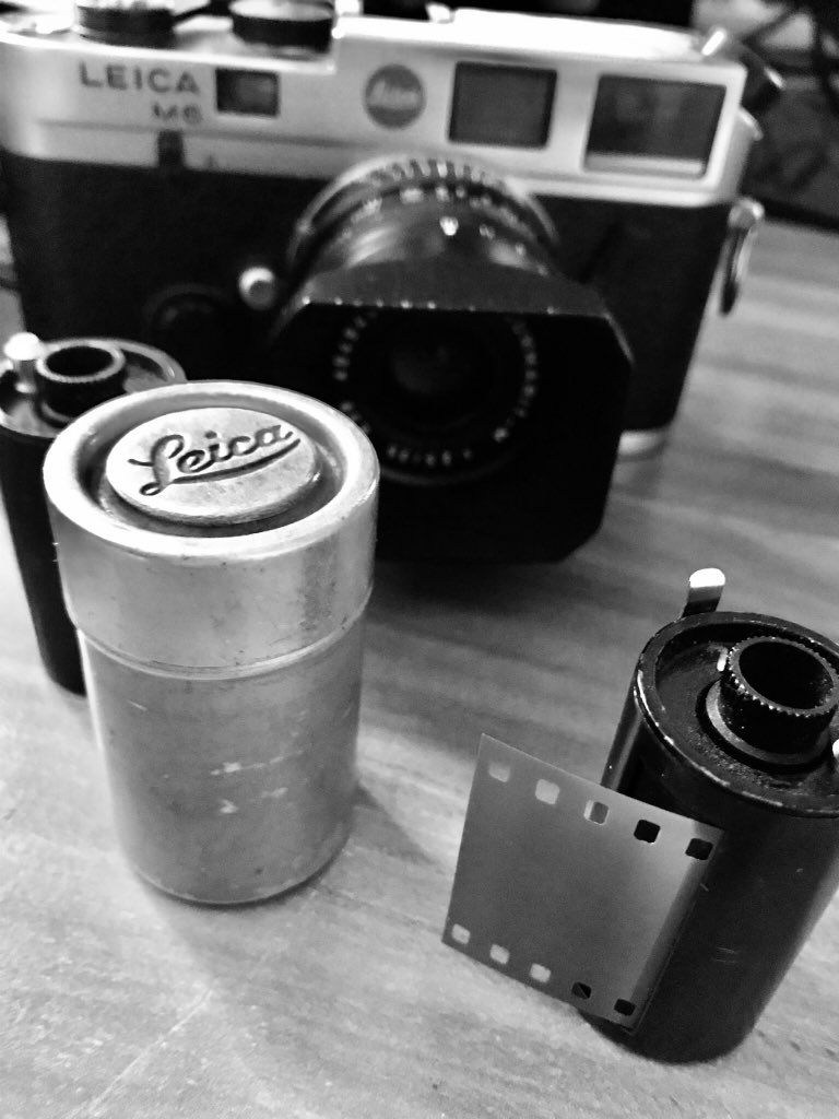 JohnnyXIII1984's tweet photo. Now I fill my cartridges myself and save 30โฌ by the way #Sparfuchs xD
#leica #leicaphotography #fomapan #bulkloader #35mmfilm #noir #fineartphotography #bnw #bnwphotography #blackandwhitephotography #PictureOfTheDay #blackandwhite #PicOfTheDay #leicam6 #foma #filmphotography https://t.co/bLEn5Z8CnN