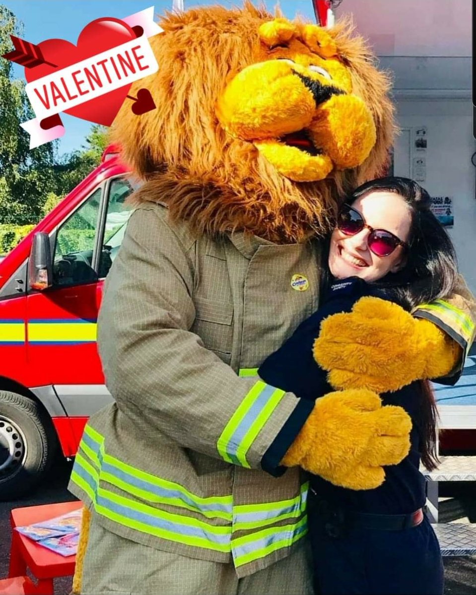 LFRS_CommSafety's tweet photo. It's #ValentinesDay 

Family, friend, neighbour, stranger (or lion 🦁)... show someone the love today🥰

#RandomActsOfKindness #ValentinesDay2020 https://t.co/TV8yscLZsQ