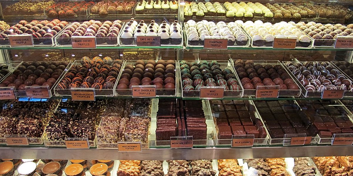 ISA_rssu's tweet photo. Happy Valentine's Day! Remember, Chocolates will ALWAYS love you!
❤❤❤❤❤❤❤❤❤ https://t.co/b90nFnWmmK