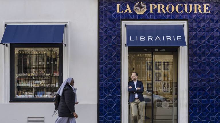 Delcroixx's tweet photo. REPORTAGE - #LaProcure, une librairie centenaire qui a la foi
https://t.co/MsA7TRzNpc https://t.co/iHdu67BYnC