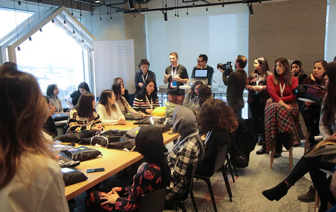 wtmbolu's tweet photo. 8 Şubat'ta Google Türkiye ofisinde düzenlenen Women Techmakers Summit 2020'de WTM Bolu  olarak yerimizi aldık. Diğer organizatörlerle ve Googlerlarla tanışarak birbirinden faydalı sunumlar dinledik. https://t.co/9tYpA1TaR1