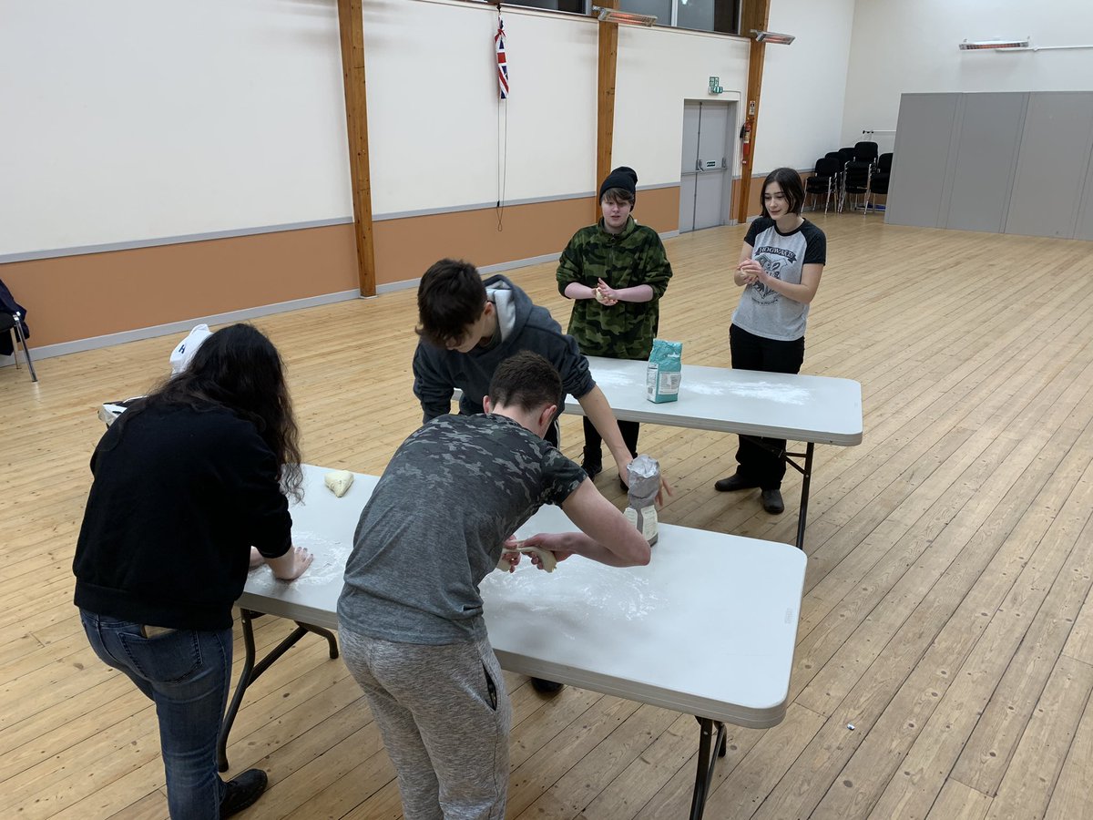 CaistealESU's tweet photo. #CaistealESU #Explorers made pizzas last night with the @OoniHQ Koda oven!
Fantastic results and very tasty!
@ScoutsScotland @FRscouts #SandTScouts #SkillsForLife https://t.co/nTlDbT5F2R