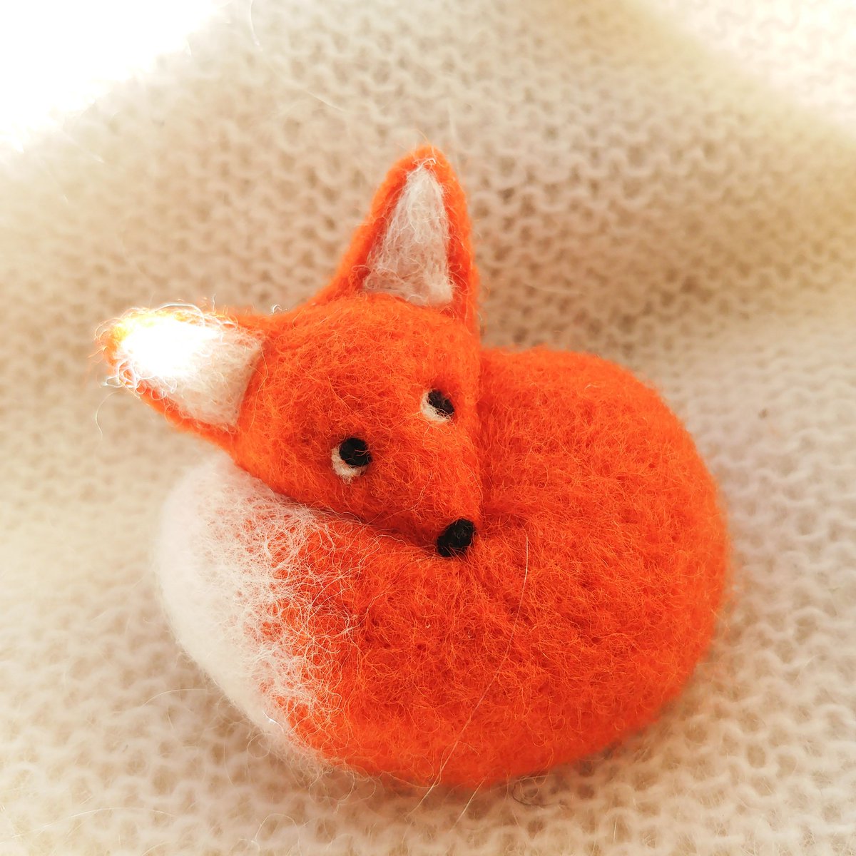 Felt fox ready for her new home #DorsetTeam #feltfox #needlefeltfox #felting #feltbrooch #foxbrooch #foxornament #fox