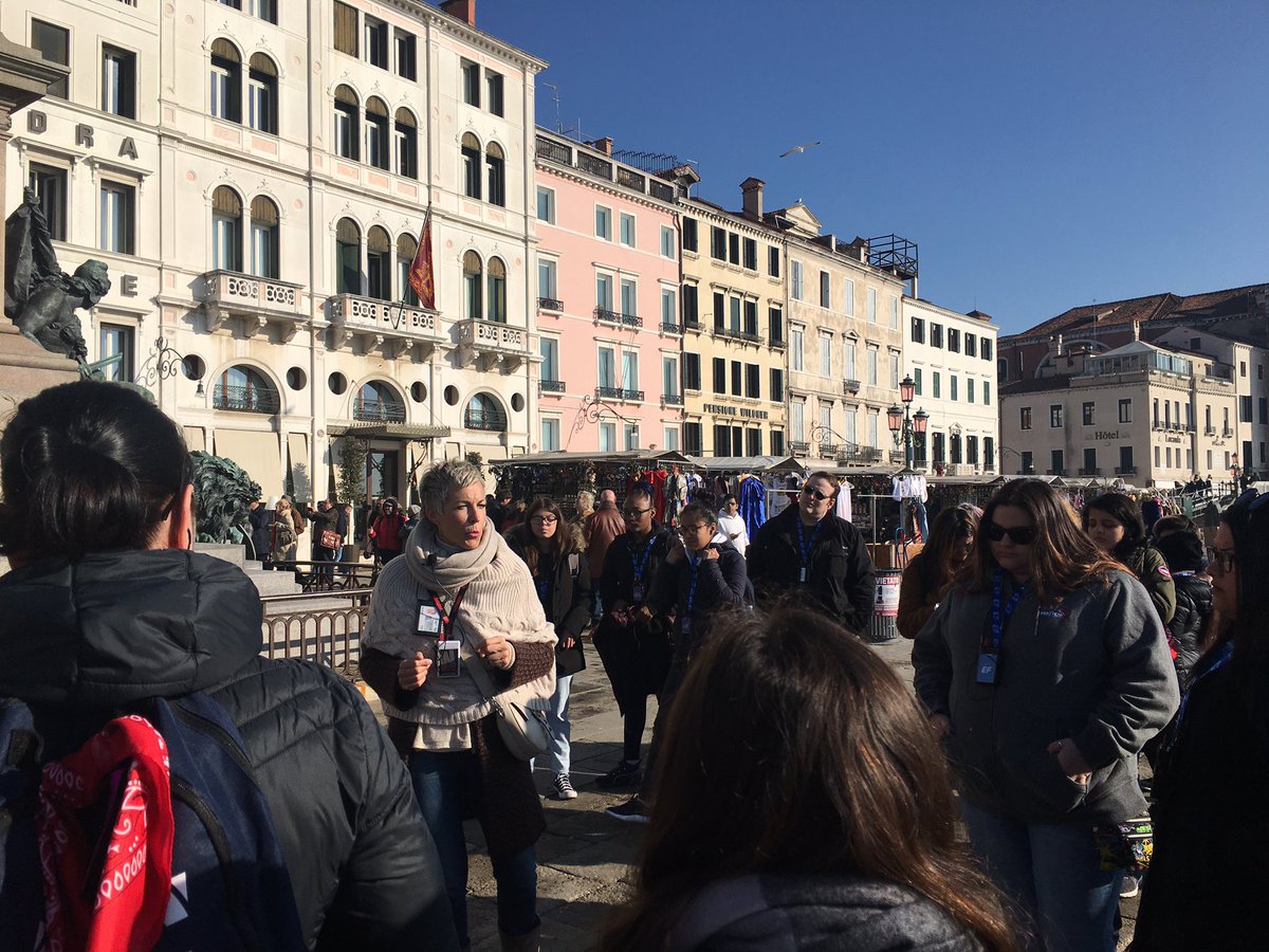 Daniel_WJPS's tweet photo. Our entire group and our tour guide for Venice. #wjpseuro https://t.co/3xKF1EIkHn