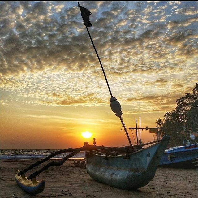 the_edenvillas's tweet photo. Happy Valentines day! ❤ this pic was captured by @poonieskitchen, a magical sunset moment. We do love this Island. https://t.co/g5eCZqHKxl https://t.co/GjkI6I1BWi