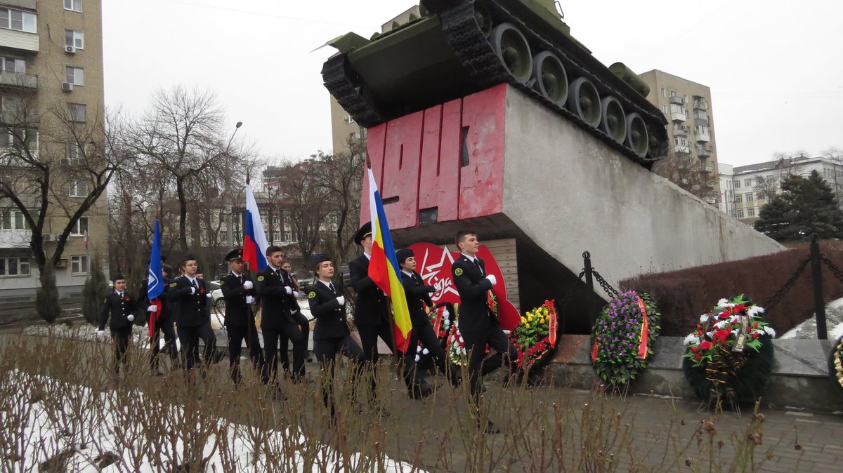 RostovEnergo's tweet image. ⭐ «Россети Юг» свято чтит память героев-освободителей Ростова-на-Дону!
«Ростов-на-Дону освобожден!», - пронеслось в 8 утра 14 февраля 1943 года над донской столицей.
 #россети #россети_юг #rosseti_yug #борисэбзеев #ростовэнерго #ростов #тэк #энергетика #электричество #светлюдям