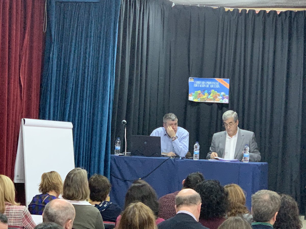 CFIESAsocial's tweet photo. Ya está en el uso de la palabra, en la I Jornada Provincial de Educación de Personas Adultas, Domingo González Calzada, inspector del @cepa_giner_SA #formaciónCyL @cfiesalamanca @CFIE_CR @educacyl https://t.co/Vlhgo2mJYj