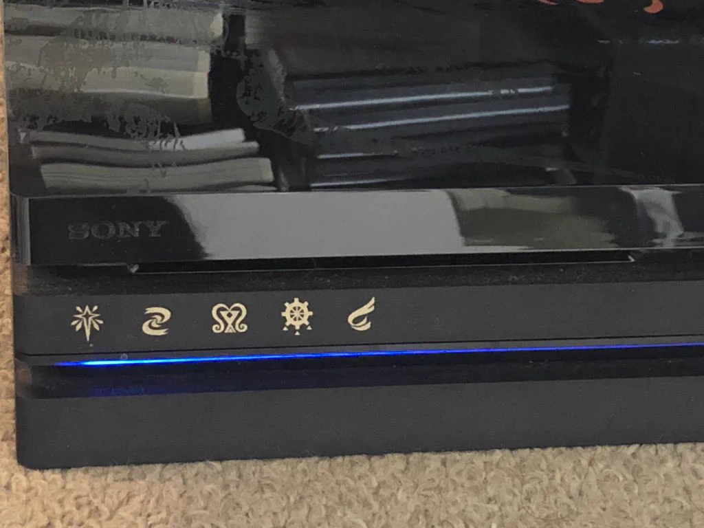 @PlayStation_jp Proは抱えないと持てないレベルなんですが😂
後ろで持つとかハイレベルw 