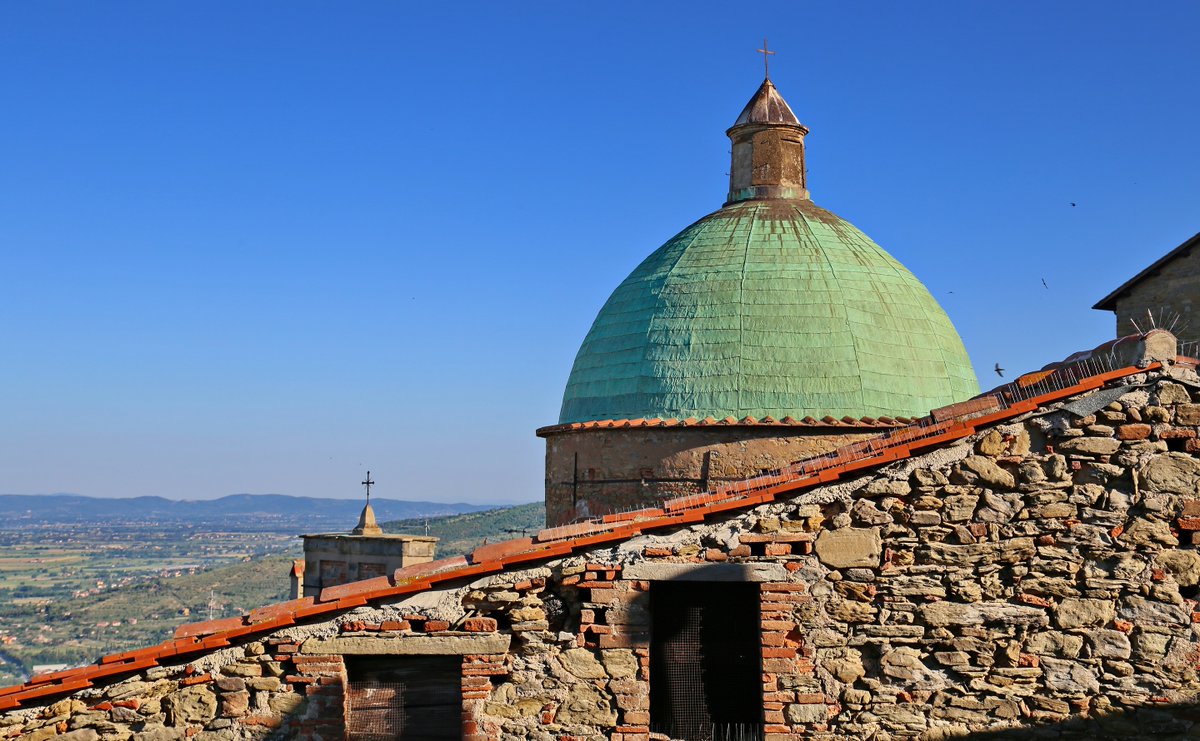 Scorci panoramici dal nostro Hotel Italia, in centro a Cortona!
. . 
Panoramic views from our Hotel Italia, in the center of Cortona!
. . 
#hotelitaliacortona #cupola #sanfilippo #views #valdichiana #panorama #cortona