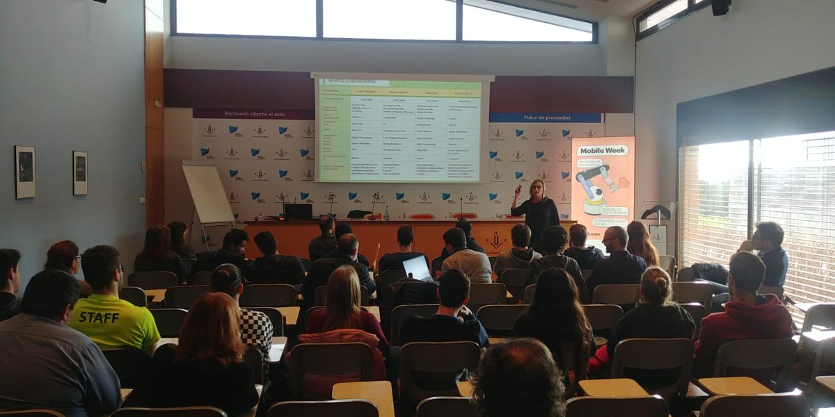 campusigualada's tweet image. Dins els actes de la #mWeek a #Igualada, els estudiants dels graus en Tècniques d'Interacció Digital i Computació i Enginyeria en Organització Industrial i Logística assisteixen al taller de la Laura Ravés sobre com les noves generacions desafien les normes de treball conegudes.