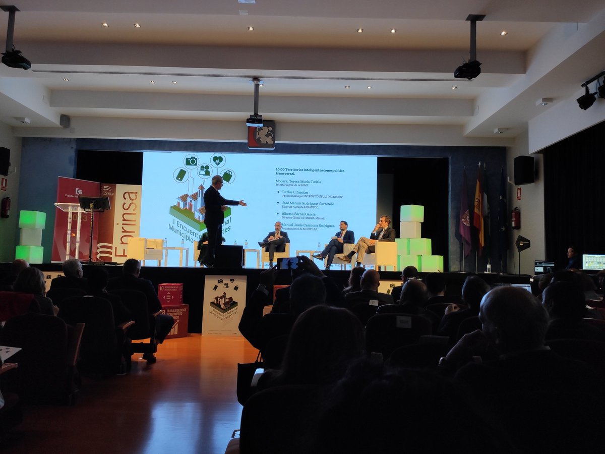 smartpalmtree's tweet photo. En el I Encuentro Regional Municipios Inteligentes #smartruralcordoba en @dipucordoba con @eosiberica y @matrakus https://t.co/p5R1cdmhOJ