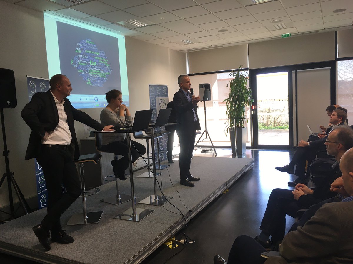 aDesrousHdF's tweet photo. Présentation à toutes les branches professionnelles du plan #TransNumHdF #hautsdefrance sur l’appui à la transition numérique des entreprises (tous types, tous territoires). https://t.co/T42pyh7PiY