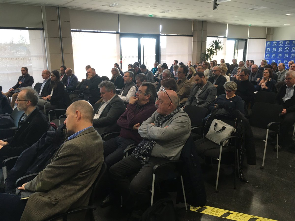 aDesrousHdF's tweet photo. Présentation à toutes les branches professionnelles du plan #TransNumHdF #hautsdefrance sur l’appui à la transition numérique des entreprises (tous types, tous territoires). https://t.co/T42pyh7PiY