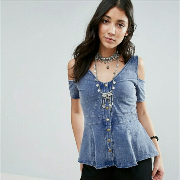 Secret_temptati's tweet photo. So good I had to share! Check out all the items I'm loving on @Poshmarkapp #poshmark #fashion #style #shopmycloset #adidas #freepeople: https://t.co/rYspVHSCBY https://t.co/paTE2jvh4e