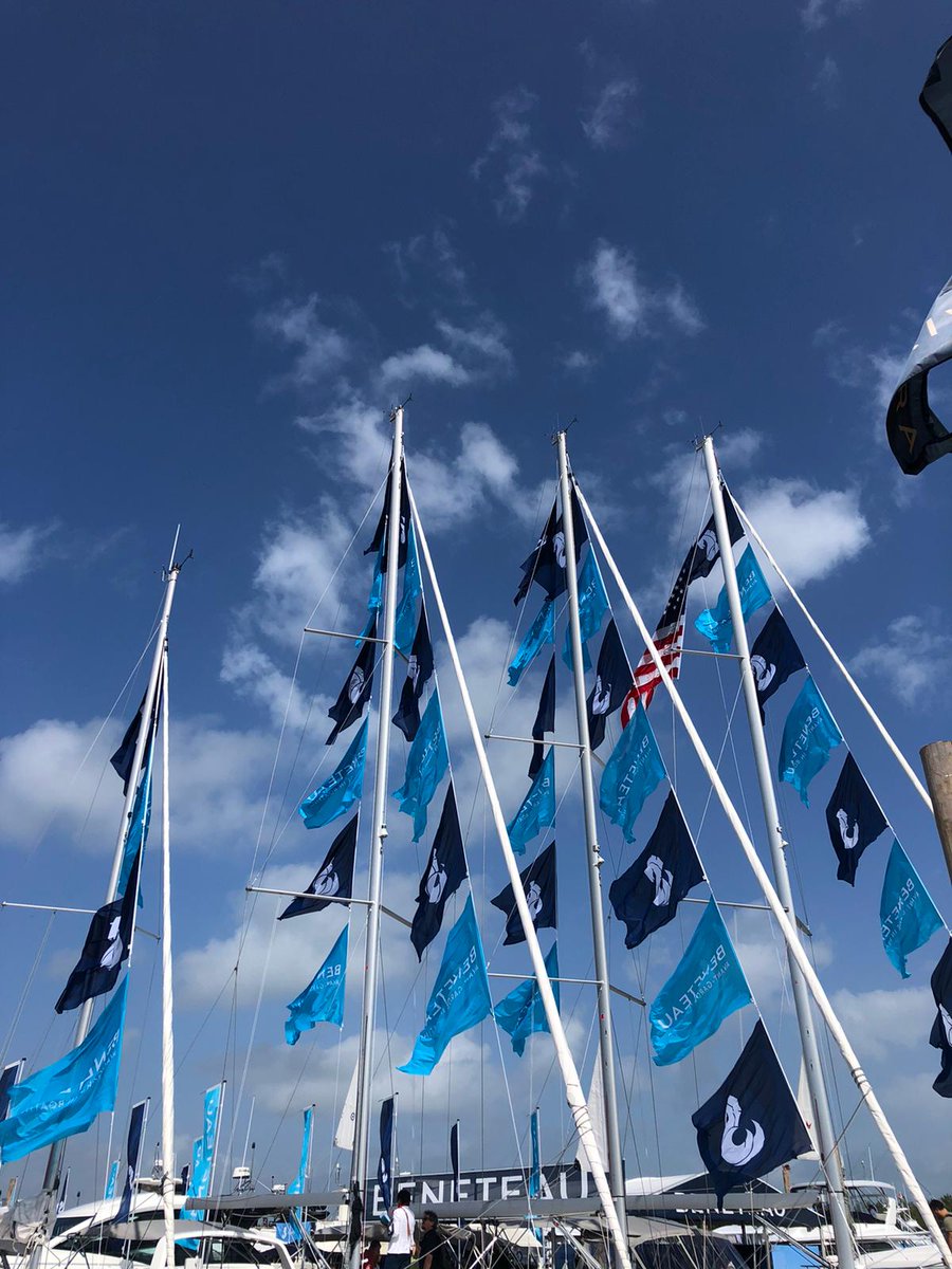SPORTNAUTIC's tweet photo. Estamos listos #miamiboatshow2020!!
Feliz fin de semana 😁😁😁
#beneteau #excesscatamarans #new #novedades #miami2020 #excess15 #excess11 #excess12 #oceanis https://t.co/pqsT2lcOFM